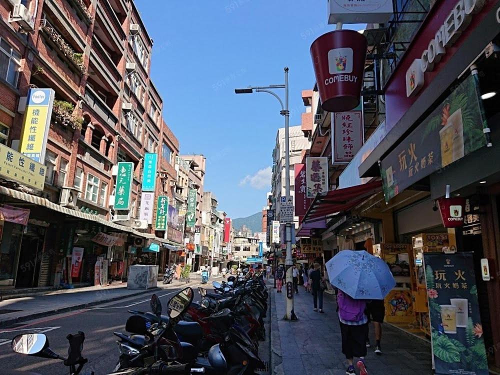 淡水老街歡樂便利民宿 Tamsui Dış mekan fotoğraf